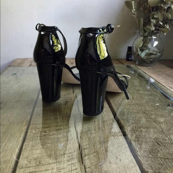 Sold💛STUART•WEITZMEN heels - Picture 4 of 8